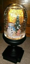 Christmas Musical Globe * Snows Continually When On * Winter Lane * New In Box!