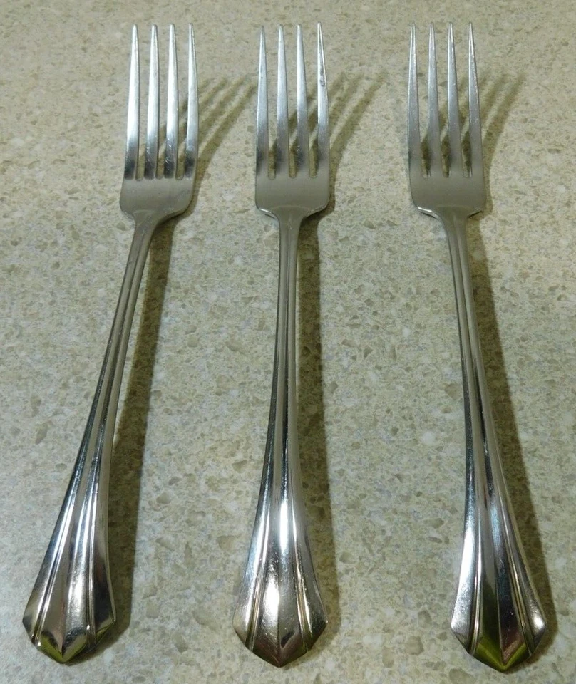 Juego de 3 piezas de cubiertos de acero inoxidable Oneida Rushmore 7 5/8. Foto 3 de 4