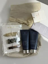 3 Piece Monat Hair Gift Soothing Shampoo & Deep Conditioner With Clips A