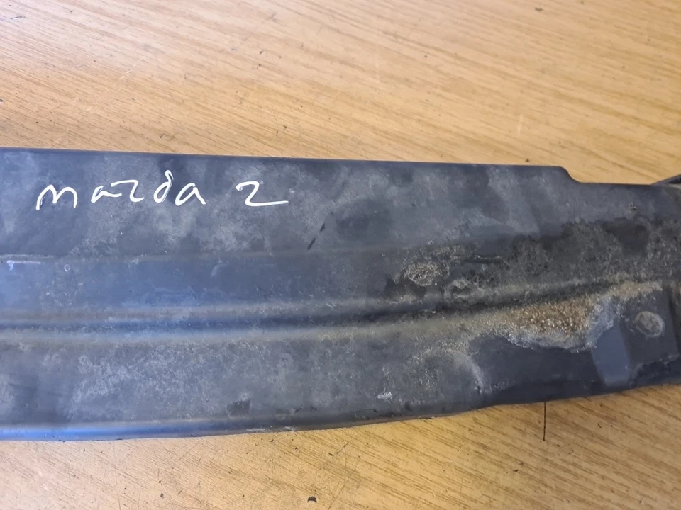 2011 MAZDA 2 1.5 PETROL ZY FRONT BOTTOM RADIATOR PANEL - Image 3 of 4