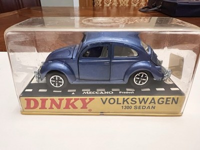 DINKY TOYS 129 VOLKSWAGEN 1300 SEDAN Model with Display case
