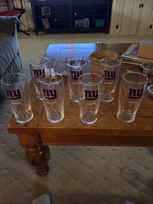 4 Guinness Gravity Pint Glasses Raised Harp On Back NY Giants Logo On Front 20oz