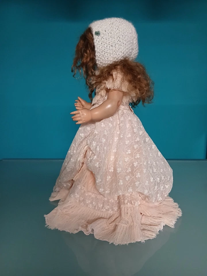 "LEVIA" "MILANO" Bambola vintage, anni 40, h.49 cm, vestiti e scarpe originali. - Immagine 3 di 4