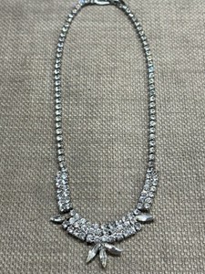 Weiss Co Vintage Rhinestone Necklace 12-14" size pretty design see pics