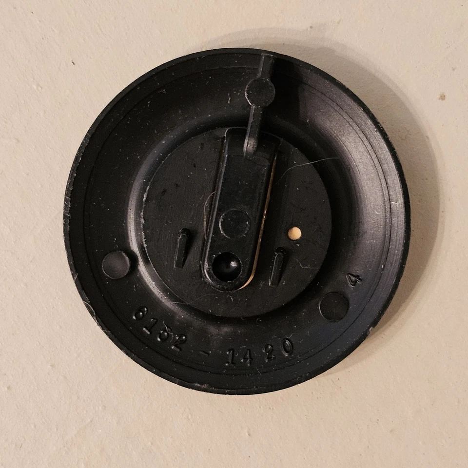 Hot Wheels Redline Coleccionista Botón Pin The Hood 1970 DE COLECCIÓN Foto 2 de 2