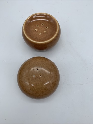 Russel Wright Iroquois Stacking Salt and Pepper Shaker Ripe Apricot 3" - Picture 3 of 4