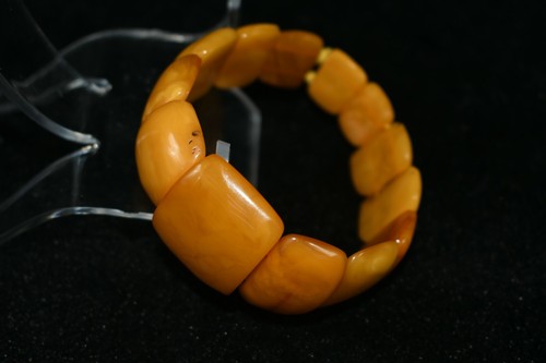 Lovely Authentic Good Quality & Color Authentic Baltic Amber Weighing 21.2 Grams