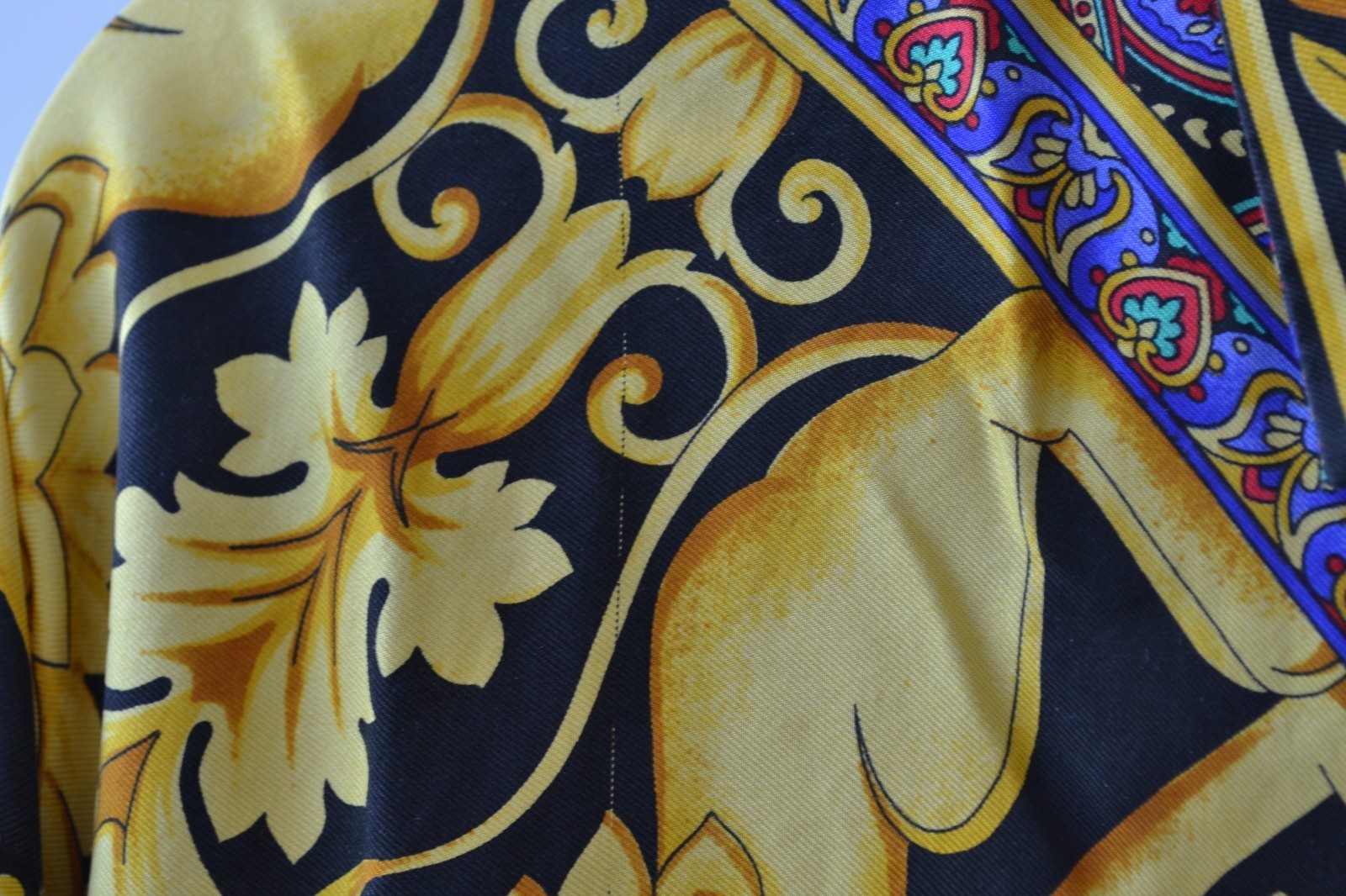 Vintage Unisex VERSACE Shirt Silk Long Sleeve Baroque Printed Sport Gold Size 46 image 6