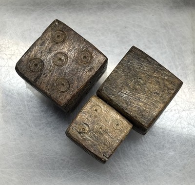 Ancient Roman b0ne Gaming Dice Ca 1st - 3RD AD LOT OF 3
