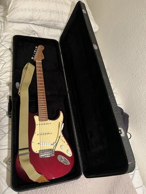 2004 Fender Strat Burgundy, 2021 Roasted Maple Neck, Lil 59er HB. Zustand Top!