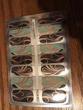 Lily And Fox Nail Polish Strips 16ct. 	Silken Gold