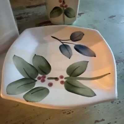 Croscill Design Tissue Box Cover, Cup & Soap Dish Ceramic 