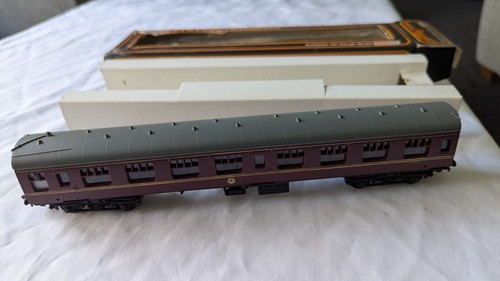 Mainline OO 37107 British Railways SK 2nd-class corridor coach in maroon boxed - Picture 7 of 19