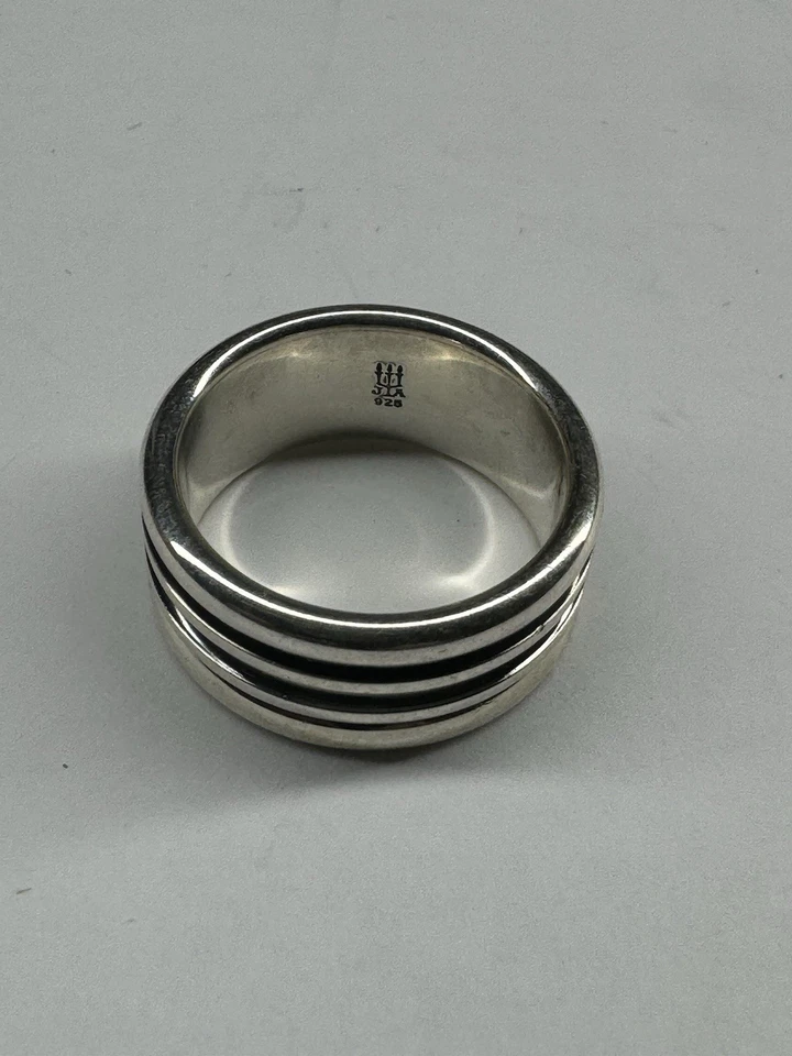 Anillo James Avery de plata de ley banda ancha acanalada talla 5,25 Foto 3 de 3