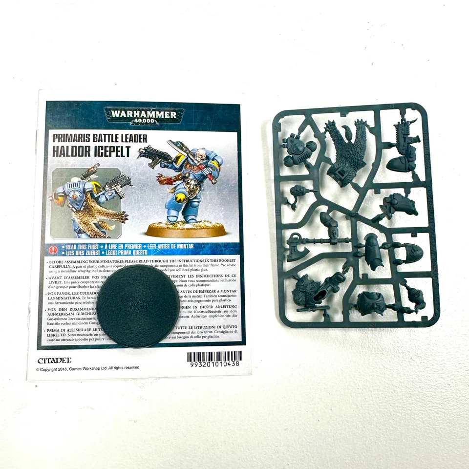 Fuera de existencia Haldor Icepelt Warhammer 40K Lobos Espaciales Lobo Guardia Líder de batalla con hacha  Foto 2 de 2