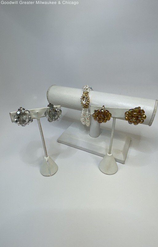 VNTG Aurora Borealis & Faux Pearl Bracelet & Clip On Earrings 53.6g