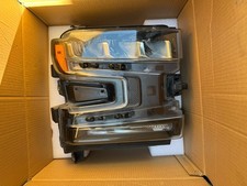 GENUINE 2019-2021 CHEVROLET SILVERADO 1500 RIGHT RST LED HEADLIGHT OEM