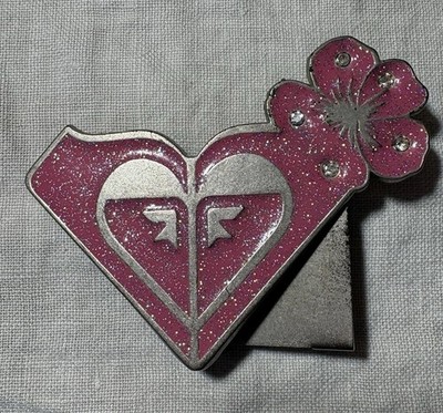 ROXY Quicksilver Surfer Heart Shaped Enamel Glitter Pink Flower Belt Buckle Y2K