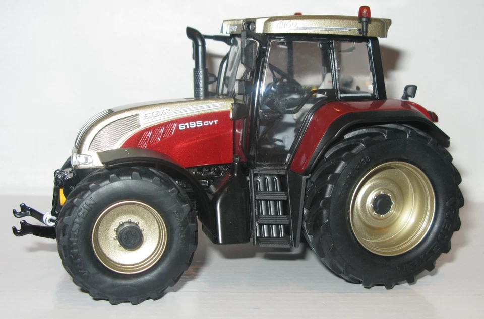 Marge Models 1:32 2221 60 Years Jubilee Ltd Ed Red & Gold Steyr Tractor CVT 6195 - Image 2 of 4
