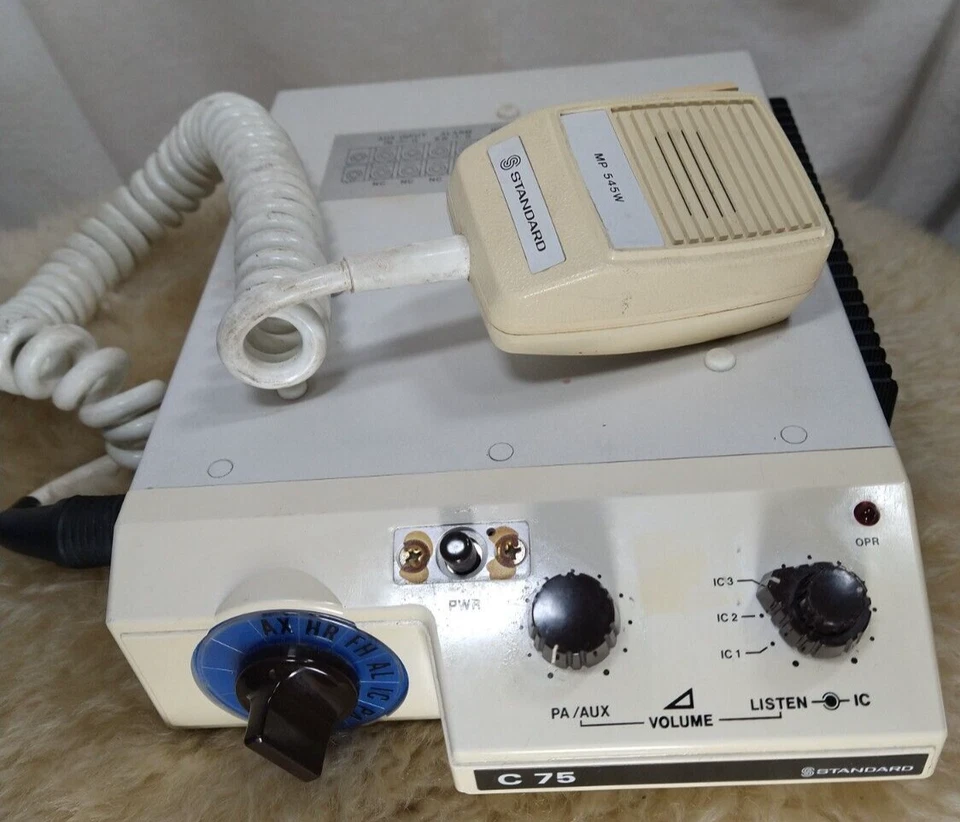 STANDARD HORIZON MARINE VHF RADIO C75 FM  w/MICROPHONE LOOKS & WORKS WELL - Image 2 of 4