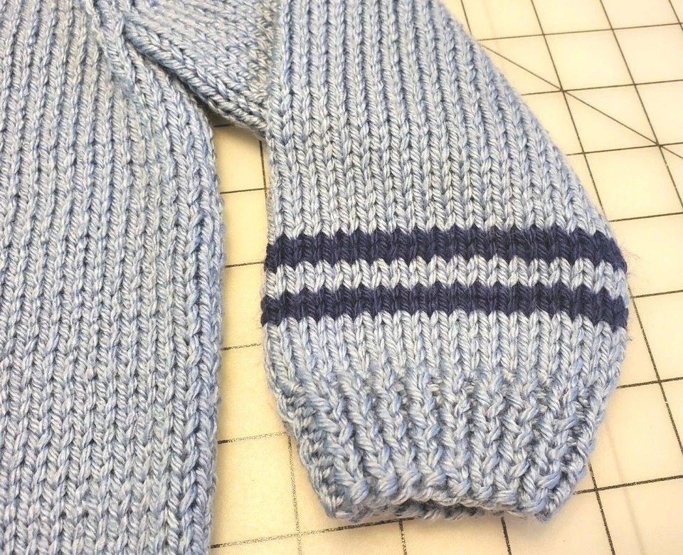 Nuevo Suéter Pullover 3M a 5T Tejido a Mano Manga Raglán para Niños Teniente Patito Azul Foto 4 de 4