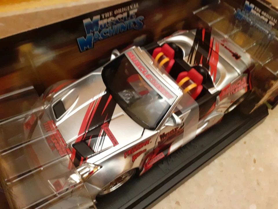 Nissan 350Z '04 1/18 MUSCLE MACHINES - Imagen 2 de 2