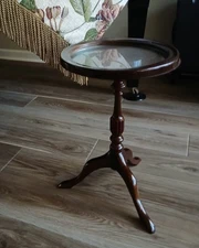 Bombay Company Needlepoint Needlework Table Glass Top 11" Opening Mahogany Style