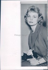 1958 Sandra Jean Wilhoite Daughter George Burns Beautiful Lady Vintage Photo 7x9