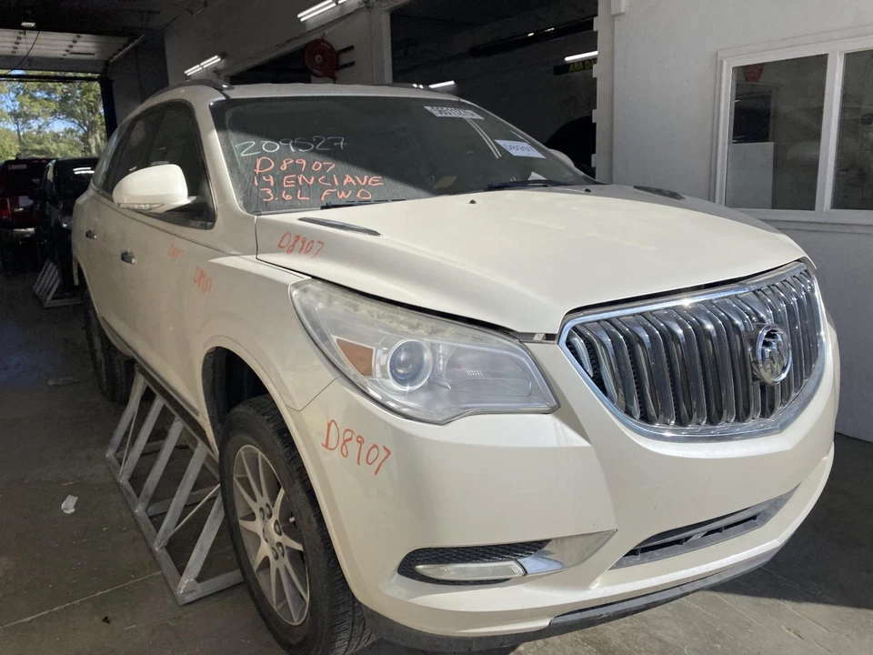 Used Right Tail Light Assembly fits: 2014 Buick Enclave quarter panel mounted Ri - Image 3 of 4