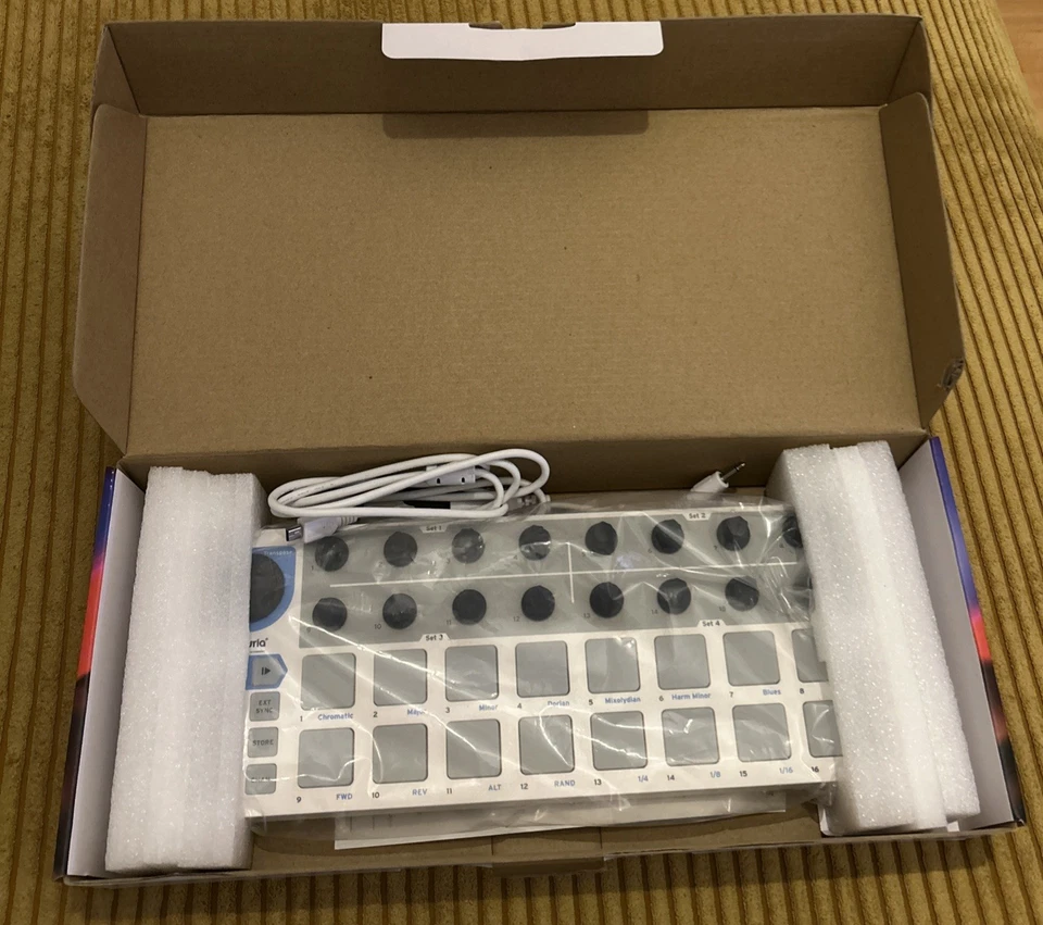 Arturia Beatstep Midi Controller & Sequencer/OVP + Beatstep Pro Cable Kit/CV - Bild 3 von 4