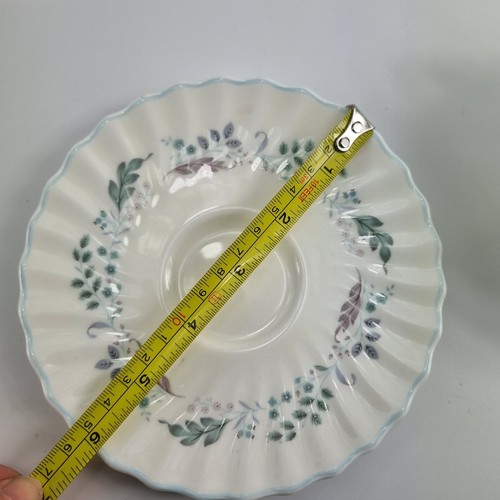 Royal Doulton glen auldyn (13 pieces) cups saucers x 5 dessert plates x 3 - Picture 14 of 17