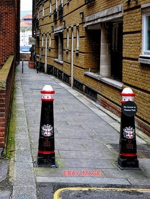 FOTO STEW LANE EINE WEITERE ENGE GASSE IN DER STADT LONDON; DAS GLOBUS THEATRE