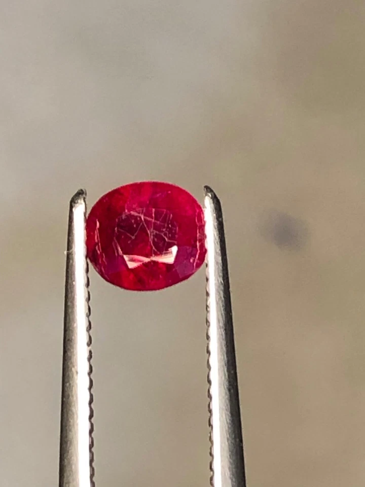 0.85 Ct Vivid Red Pigeon Blood Ruby from Afghanistan | Natural Loose Gemstone - Image 2 of 4