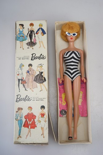 Vintage 1958 BARBIE DOLL Pat. Pend Blonde Japan No.850 Bubble Cut Swimsuit Box