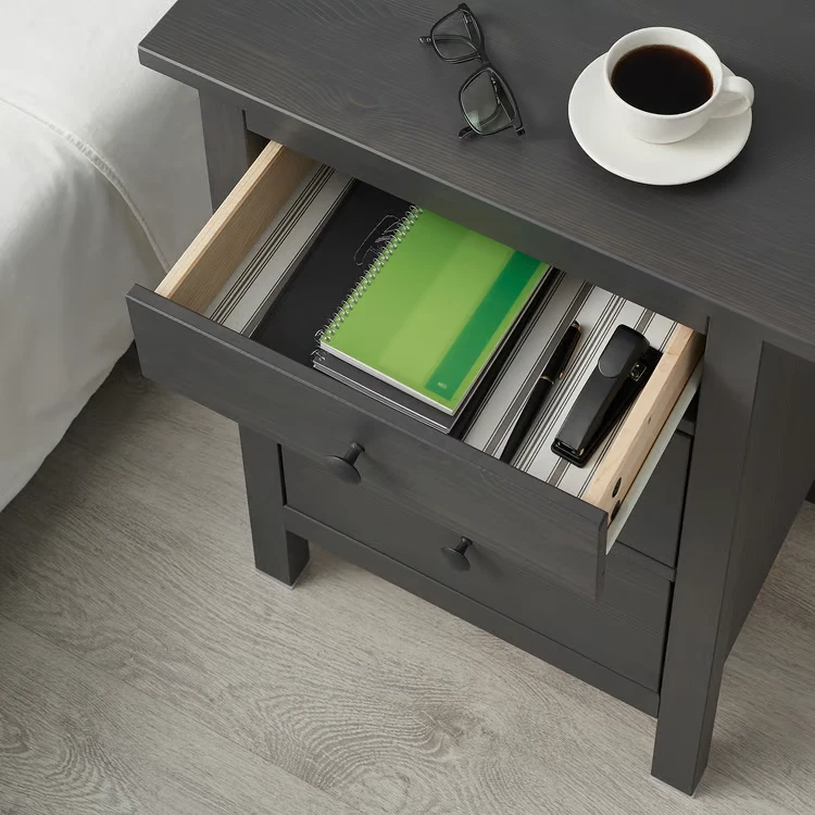 Baú IKEA HEMNES 3 gavetas, cinza escuro manchado, 22-7/8" x 31-1/8" - 2 disponíveis! - Imagem 3 de 4