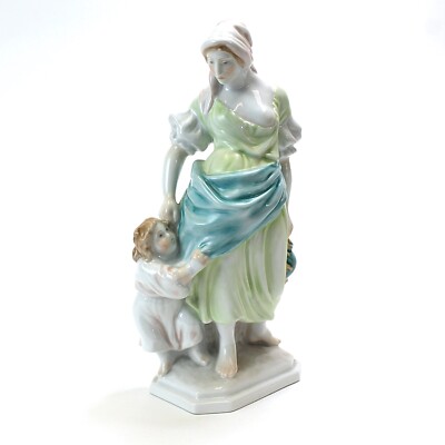 Herend Porcelain ''Mother & Child'' #5425 Figurine   Hand-Painted Hungary