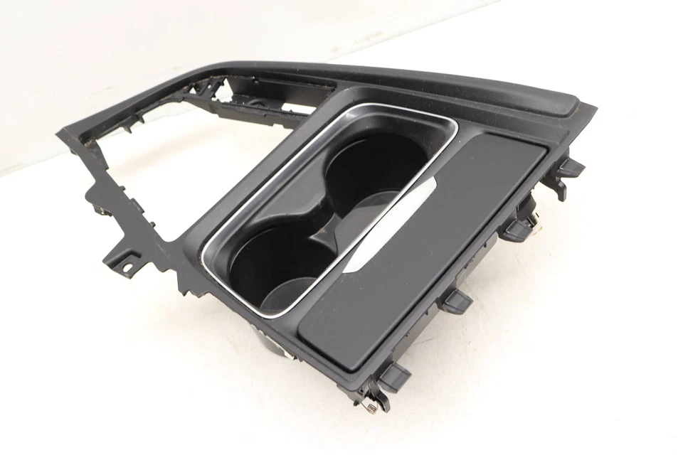 BMW 328I XDRIVE 2013-2015 - Consola central delantera embellecedor/panel con soporte para taza Foto 3 de 4