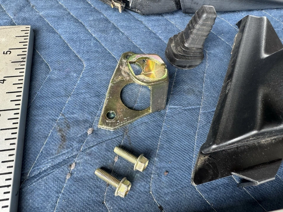 Espejo retrovisor de ajuste manual derecho Volvo 240 244 245 1986-1993 OEM #4824E Foto 3 de 4