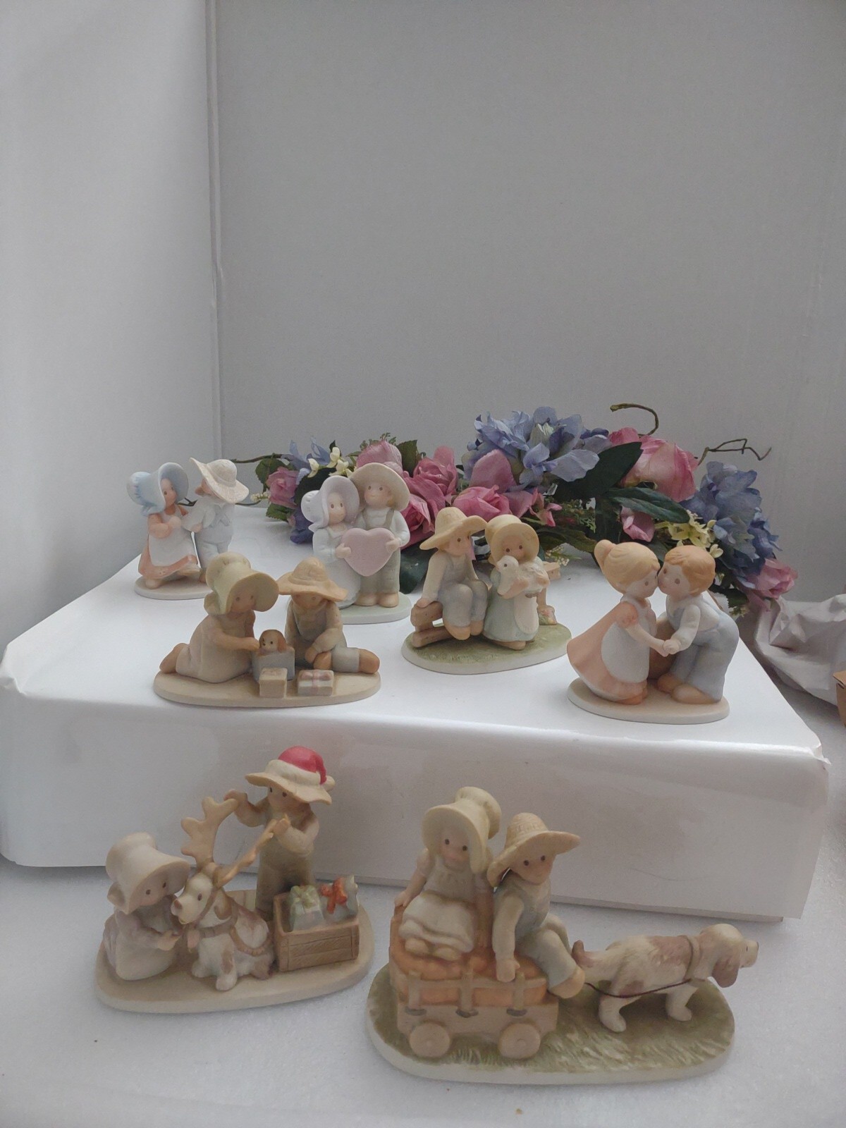 Homco Home Interiors Porcelain Figurines Circle Of friends 7 pieces eBay