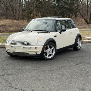 2003 Mini Cooper HATCHBACK 2-DR VERY LOW 27K MILES NON-SMOKER MUST SELL!