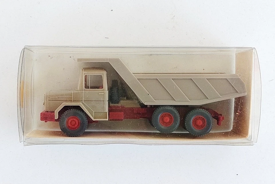 Wiking 1:87 # 16671 Magirus Deutz 232 D22 - Mulden-Kipper grigio - Immagine 2 di 2