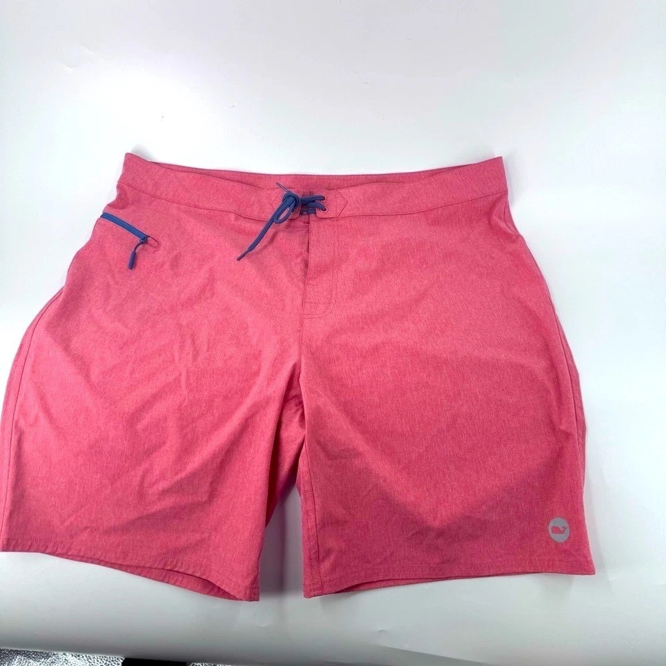 Maiô/shorts de prancha masculinos híbridos coral Vineyard Vines - Imagem 2 de 4
