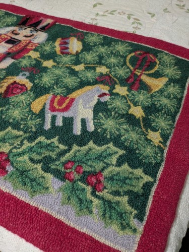 Vintage 22 X 33 Wool Christmas Nutcracker Small Area Rug Mat - Picture 3 of 4