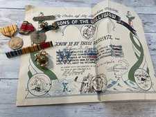 ORIGINAL WWII USMC GROUPING - CERTIFICATE / MEDALS / EGAS / RIBBONS ETC