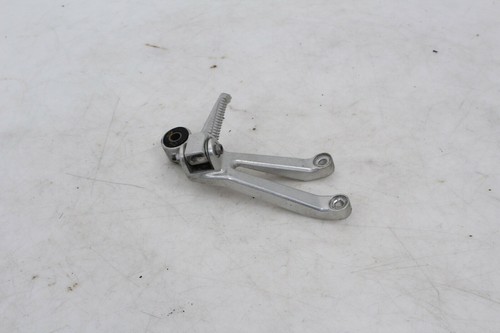 Soporte estribo pasajero derecho Yamaha YZF-R1 98-99 OEM - Imagen 4 de 8