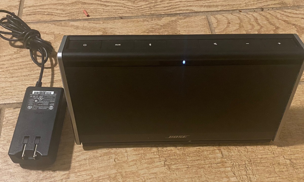 BOSE SOUNDLINK WIRELESS MOBILE SPEAKER Il GRAY W / NYLON BOSE SOUNDLINK WIRELESS MOBILE SPEAKER Il GRAY W / NYLON