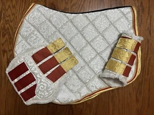 Filigree White Jump Cut Pad with Matching Brushing Boots - Oversize Boots