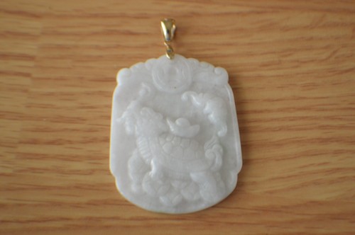 Ciondolo drago tartaruga intagliato giada 90,0 ct oro giallo 10 kt - solo ciondolo - Foto 5 di 6