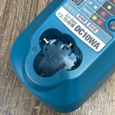 Chargeur Makita DC10WA - 7,2V & 10,8V - Occasion Bon État