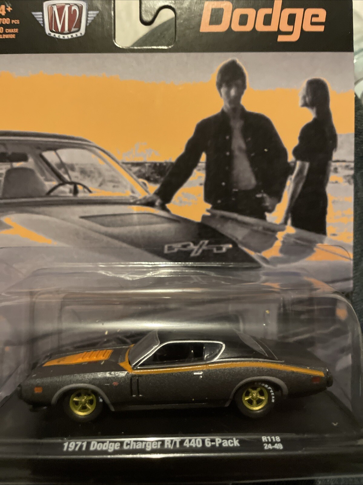 M2 Machines “CHASE” 1971 DODGE CHARGER  R/T 440 6 Pack